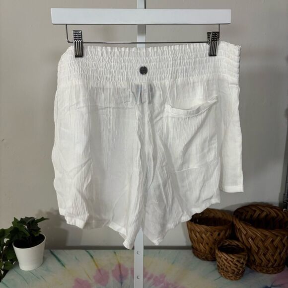 Prana FERNIE 🆕 new with tags 🏷️ Swim Coverup White Shorts 🩳 XL - Picture 3 of 7